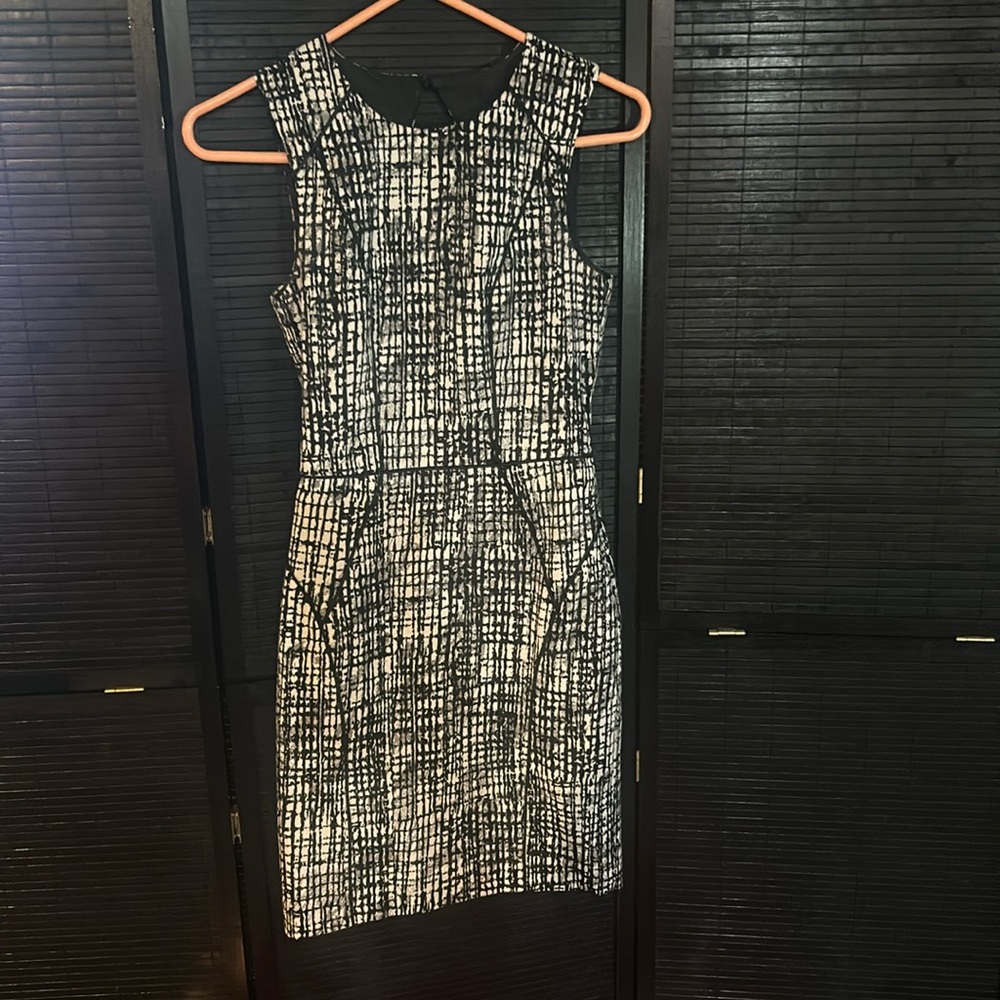 H&M sheath sleeveless cocktail dress